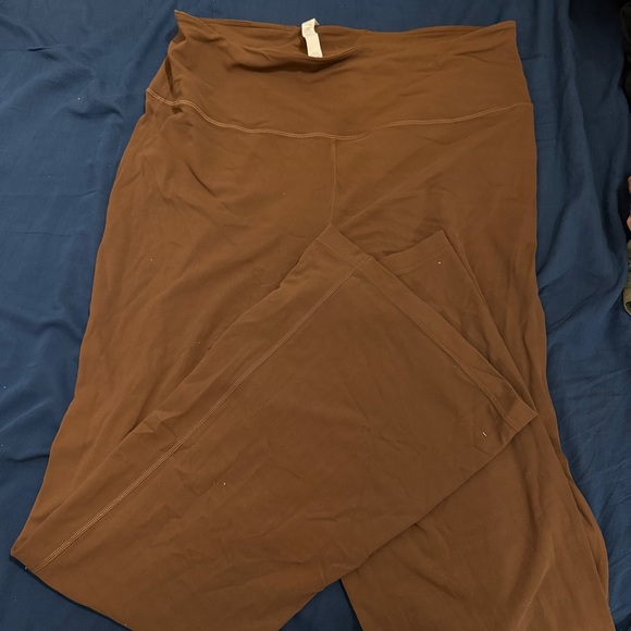 Lululemon High-Waisted Nulu Espresso Groove flare Pant - Picture 1 of 7